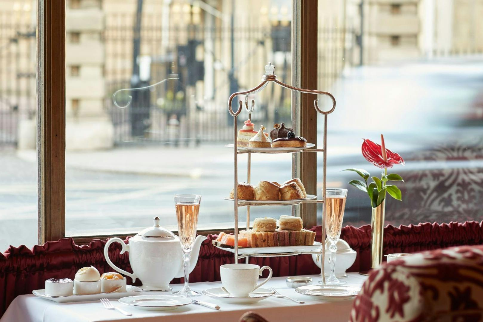 London: Royal Tour with Afternoon Tea - Photo 1 of 3